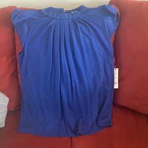 Elle blouse with cap sleeve